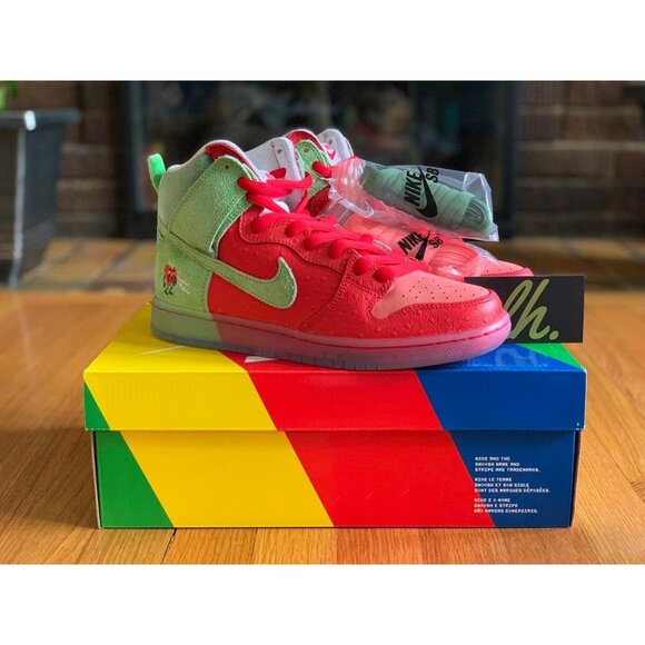 Sz 10 Nike SB Dunk High "Strawberry Cough" - Picture 4 of 7